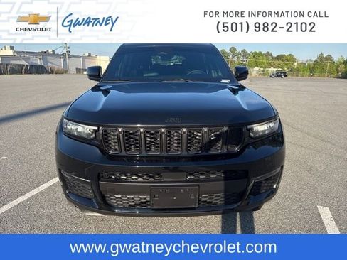 Used 2024 Jeep Grand Cherokee L Limited w/ Black Appearance Package image 2