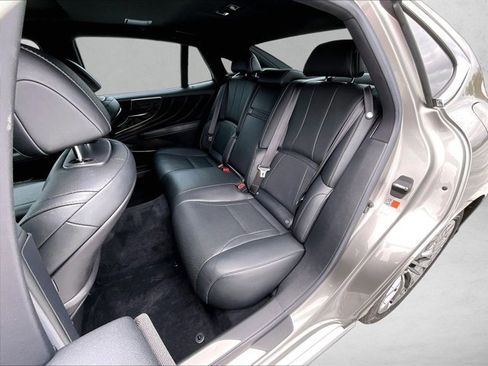 Used 2021 Lexus LS 500 LS 500 w/ Accessory Package (Z2) image 28