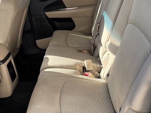 Used 2017 Dodge Journey SXT w/ Safe & Sound Group image 21