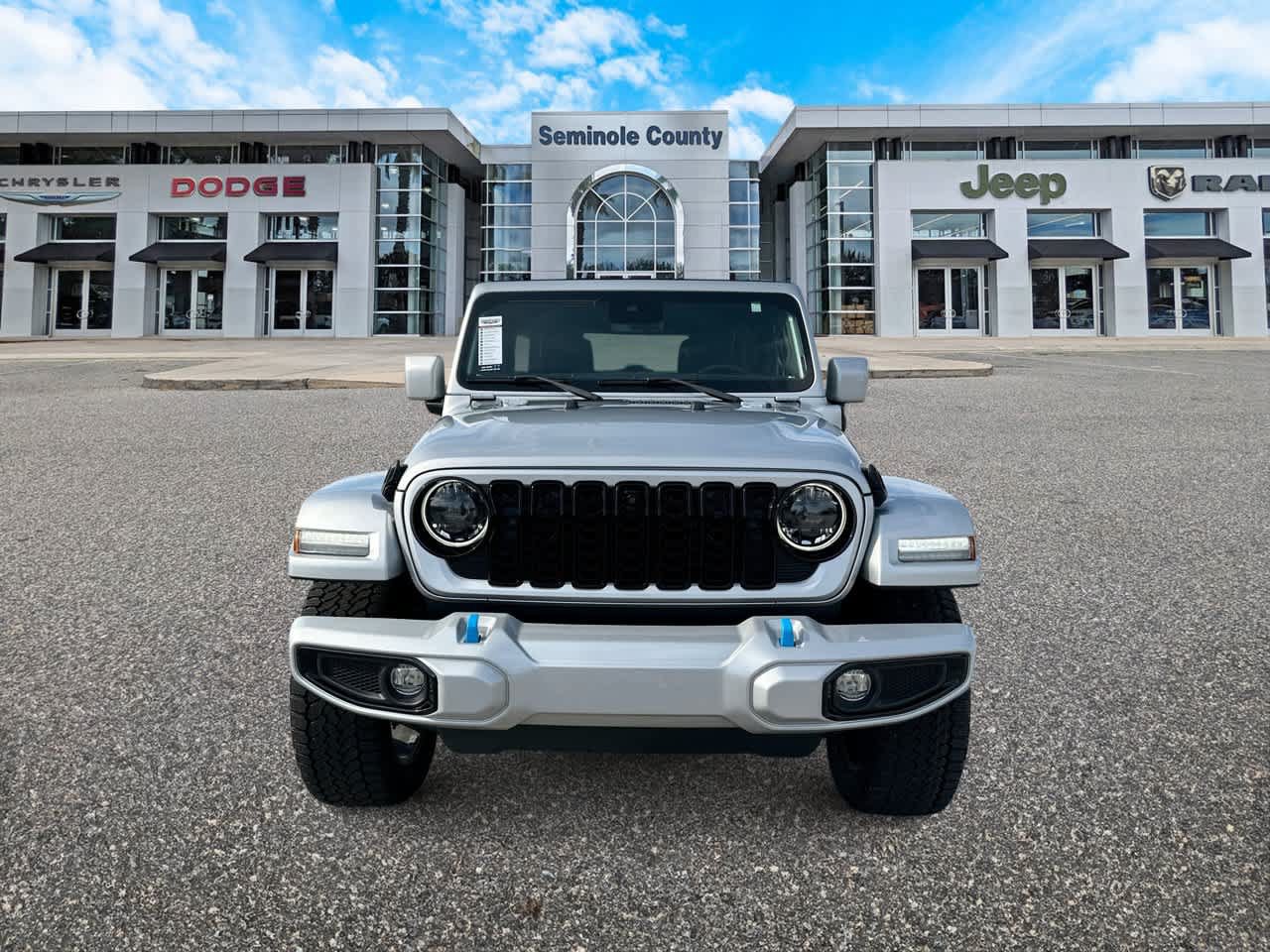 Used 2024 Jeep Wrangler High Altitude AWD/4WD image 3