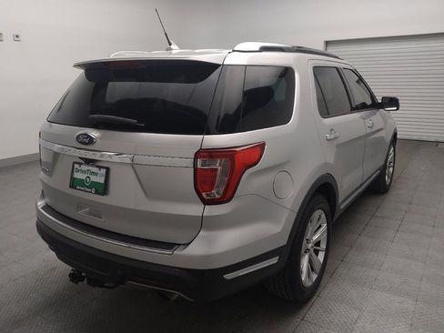 Used 2018 Ford Explorer Limited w/ Equipment Group 301A FWD image 9