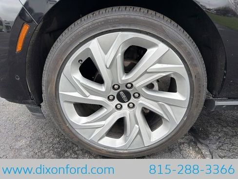 Used 2025 Lincoln Navigator Reserve image 12