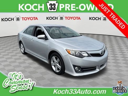 Used 2012 Toyota Camry SE FWD image 1