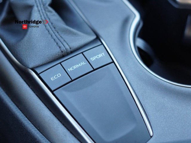 Used 2024 Toyota Camry SE w/ Convenience Package FWD image 31