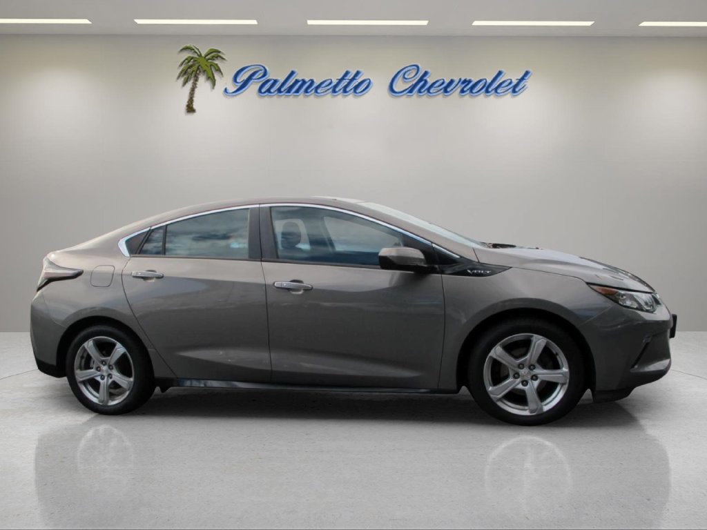 Used 2017 Chevrolet Volt LT FWD image 2