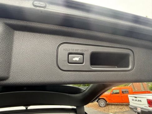 Used 2024 Honda Odyssey Elite image 40