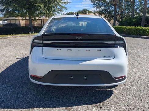 New 2026 Toyota Prius Plug-In Hybrid FWD image 5