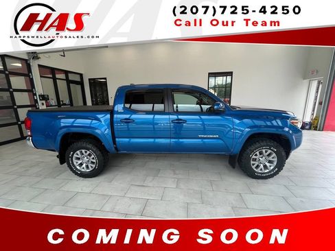 Used 2017 Toyota Tacoma SR5 w/ Tow Package AWD/4WD image 6