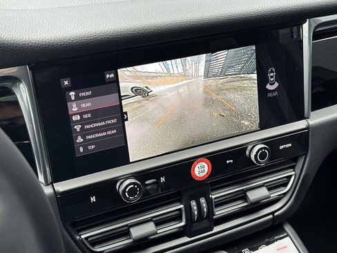 New 2026 Porsche Macan image 25