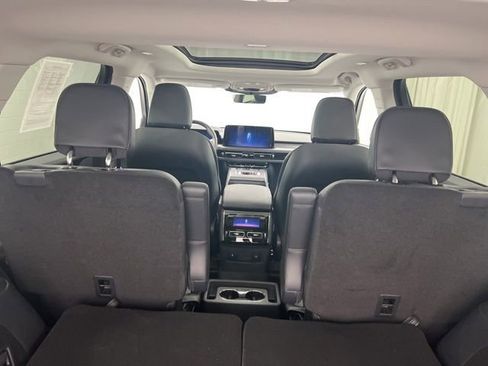 New 2025 Lincoln Aviator AWD image 10