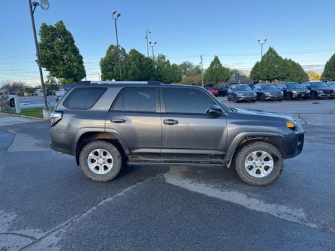 Used 2020 Toyota 4Runner SR5 Premium AWD/4WD image 6