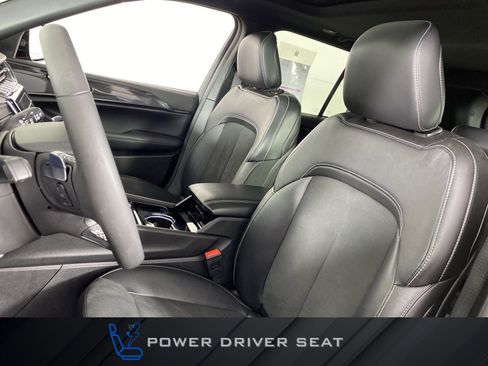 Used 2023 Jeep Grand Cherokee Altitude image 17