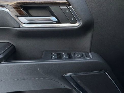 Used 2024 GMC Sierra 1500 Elevation image 11