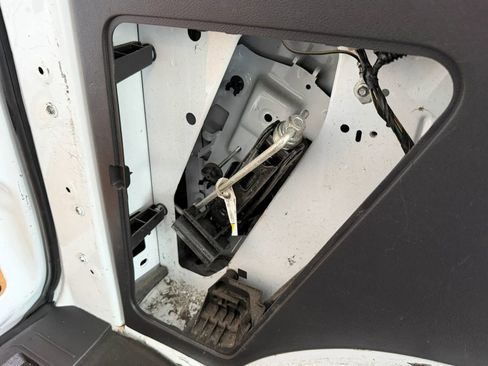 Used 2016 Ford Transit Connect XL FWD image 38