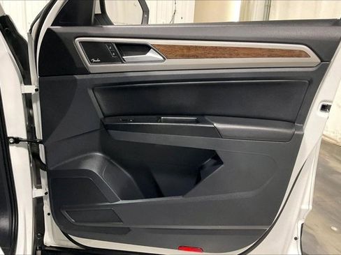 Used 2019 Volkswagen Atlas SEL Premium image 24