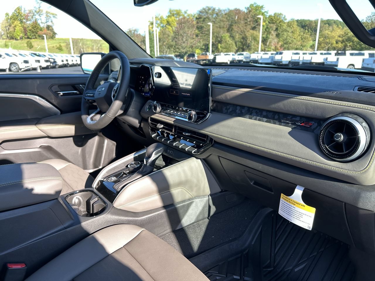 New 2026 Chevrolet Colorado ZR2 w/ Technology Package AWD/4WD image 17