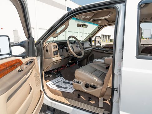 Used 2003 Ford F350 Lariat image 21