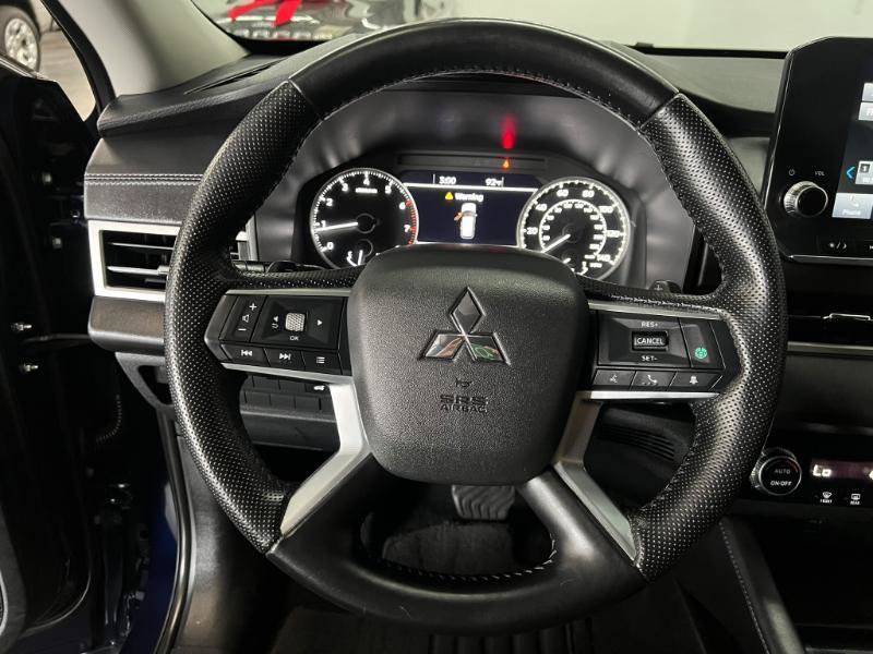 Used 2023 Mitsubishi Outlander SE FWD image 10