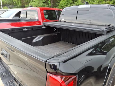 Certified 2023 Toyota Tacoma SR5 w/ Technology Package image 10