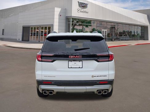 Used 2025 GMC Acadia Elevation FWD image 5