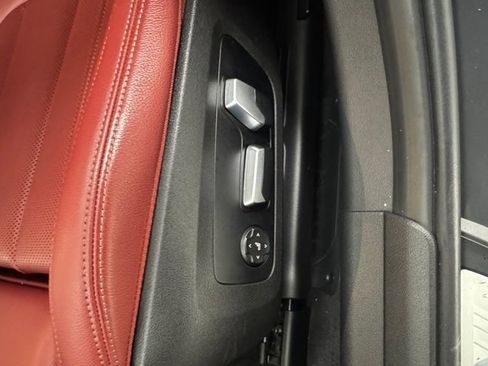 Used 2023 BMW 330i xDrive Sedan w/ M Sport Package image 38