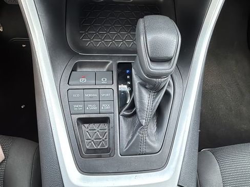 Used 2024 Toyota RAV4 LE AWD/4WD image 24