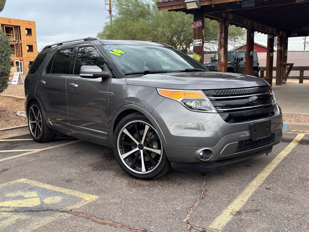 Used 2014 Ford Explorer Limited w/ Equipment Group 301A AWD/4WD image 2
