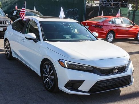Used 2023 Honda Civic EX-L image 3