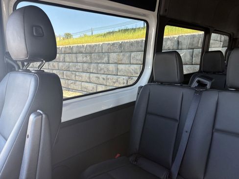 Used 2024 Mercedes-Benz Sprinter 2500 image 14