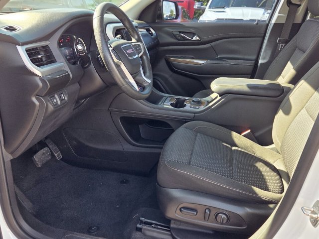 Used 2021 GMC Acadia SLE w/ Driver Convenience Package FWD image 9