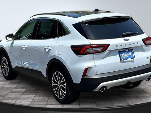 New 2025 Ford Escape SE w/ Class II Trailer Tow Package FWD image 3