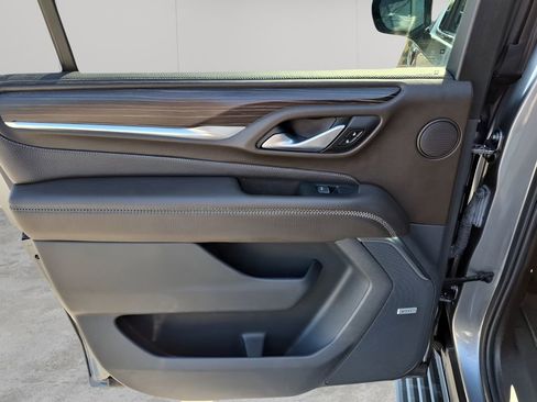 Used 2022 GMC Yukon XL Denali w/ Denali Premium Package image 17