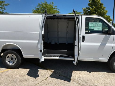 New 2026 GMC Savana 2500 Extended w/ Safety Package RWD image 62