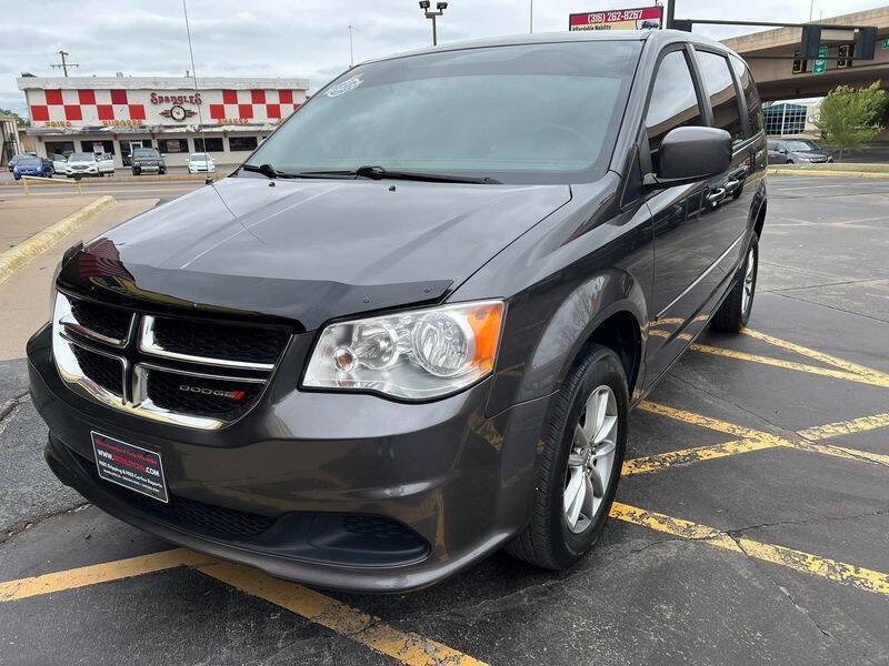 Used 2017 Dodge Grand Caravan SE FWD image 6