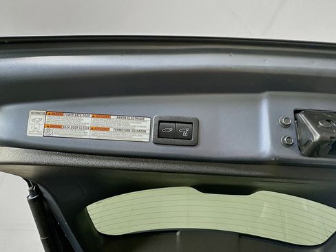 Used 2024 Toyota Corolla Cross XLE image 30