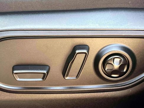 Certified 2025 Jeep Grand Cherokee L Altitude image 19