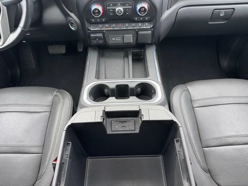 Used 2021 GMC Sierra 1500 Denali w/ Denali Premium Package AWD/4WD image 17