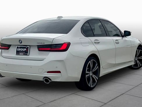 Used 2023 BMW 330i Sedan w/ Premium Package image 12