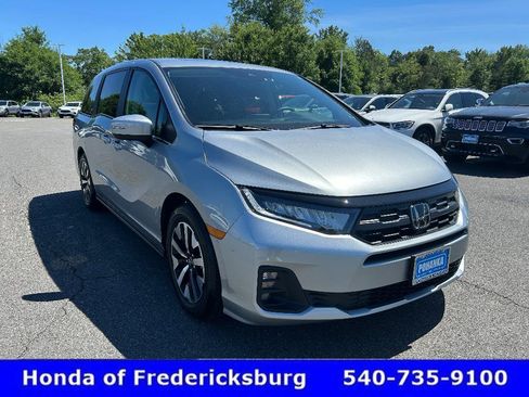 Used 2026 Honda Odyssey Touring image 7