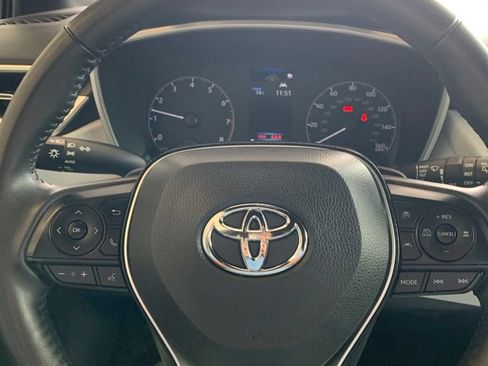 Used 2025 Toyota Corolla SE w/ SE Package FWD image 7