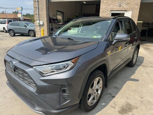 Used 2020 Toyota RAV4 Limited image 7