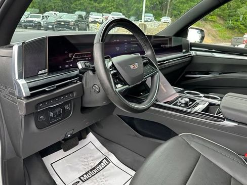 Used 2025 Cadillac Escalade Sport w/ Touring Package AWD/4WD image 29