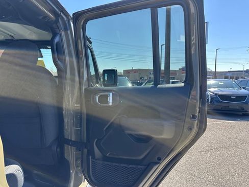 Used 2025 Jeep Wrangler Unlimited Sport AWD/4WD image 13