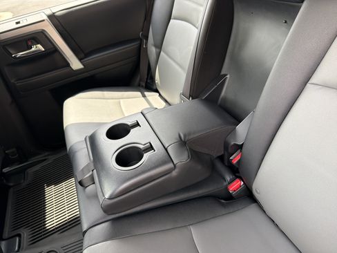 Used 2024 Toyota 4Runner SR5 Premium w/ Moonroof Package RWD image 32