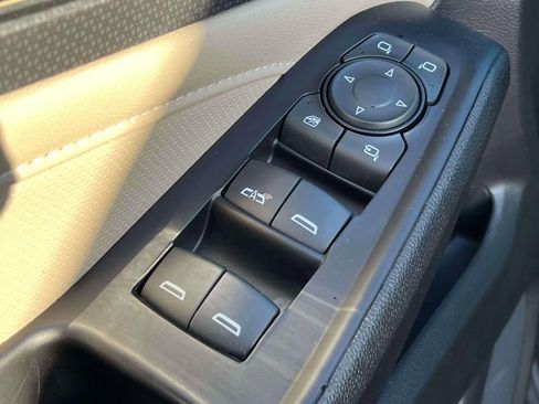 Used 2023 Chevrolet Traverse Premier image 16