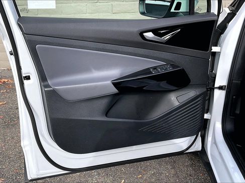 Certified 2022 Volkswagen ID.4 Pro image 21