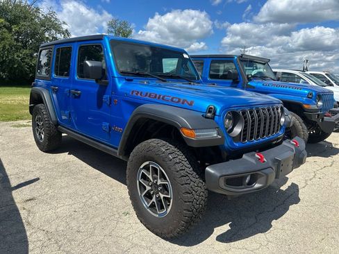 Used 2024 Jeep Wrangler Unlimited Rubicon w/ Technology Group AWD/4WD image 5