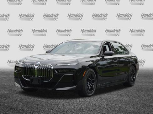 Used 2023 BMW i7 xDrive60 w/ Executive Package 2 AWD/4WD image 7