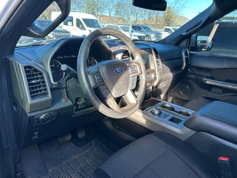Used 2020 Ford Expedition XLT image 10