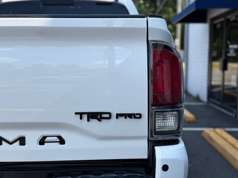 Used 2018 Toyota Tacoma TRD Pro AWD/4WD image 11